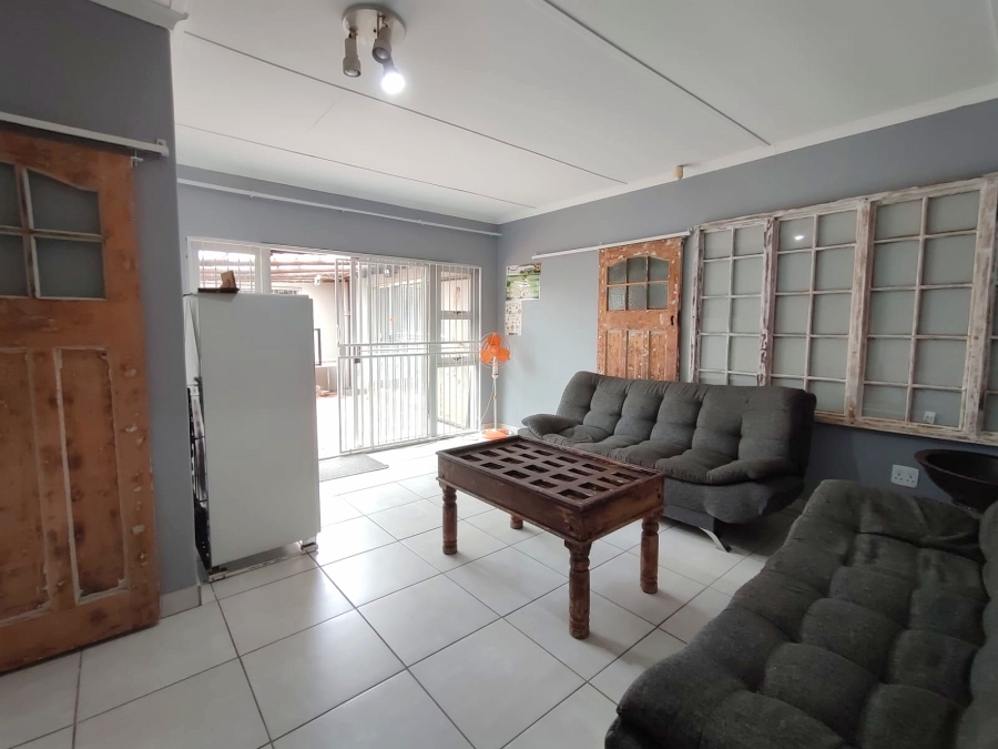 6 Bedroom Property for Sale in Flamwood North West